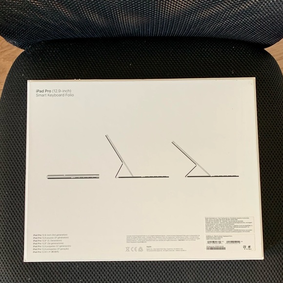 Apple Smart Keyboard iPad Folio, 12.9” 3rd Gen - Picture 2 of 7